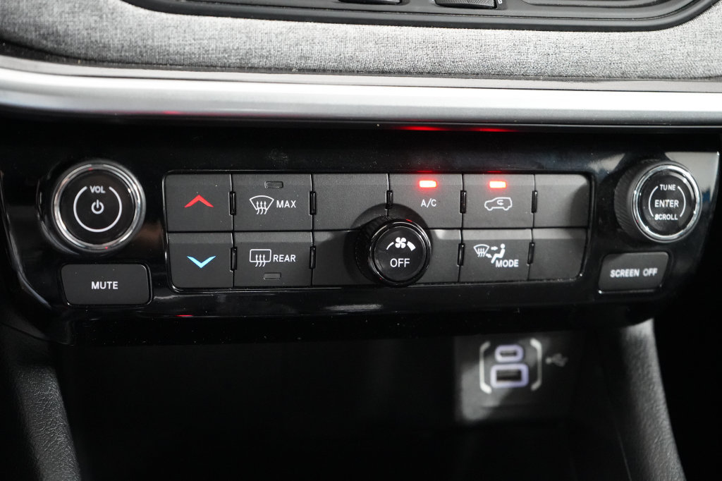 Used 2022 Jeep Compass Latitude AWD/4WD image 24