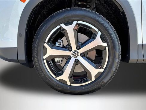 New 2026 Volkswagen Tiguan SE AWD/4WD image 13