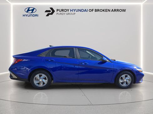 Certified 2024 Hyundai Elantra SE FWD image 4