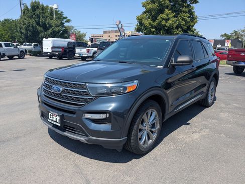 Used 2023 Ford Explorer XLT w/ Equipment Group 202A AWD/4WD image 10