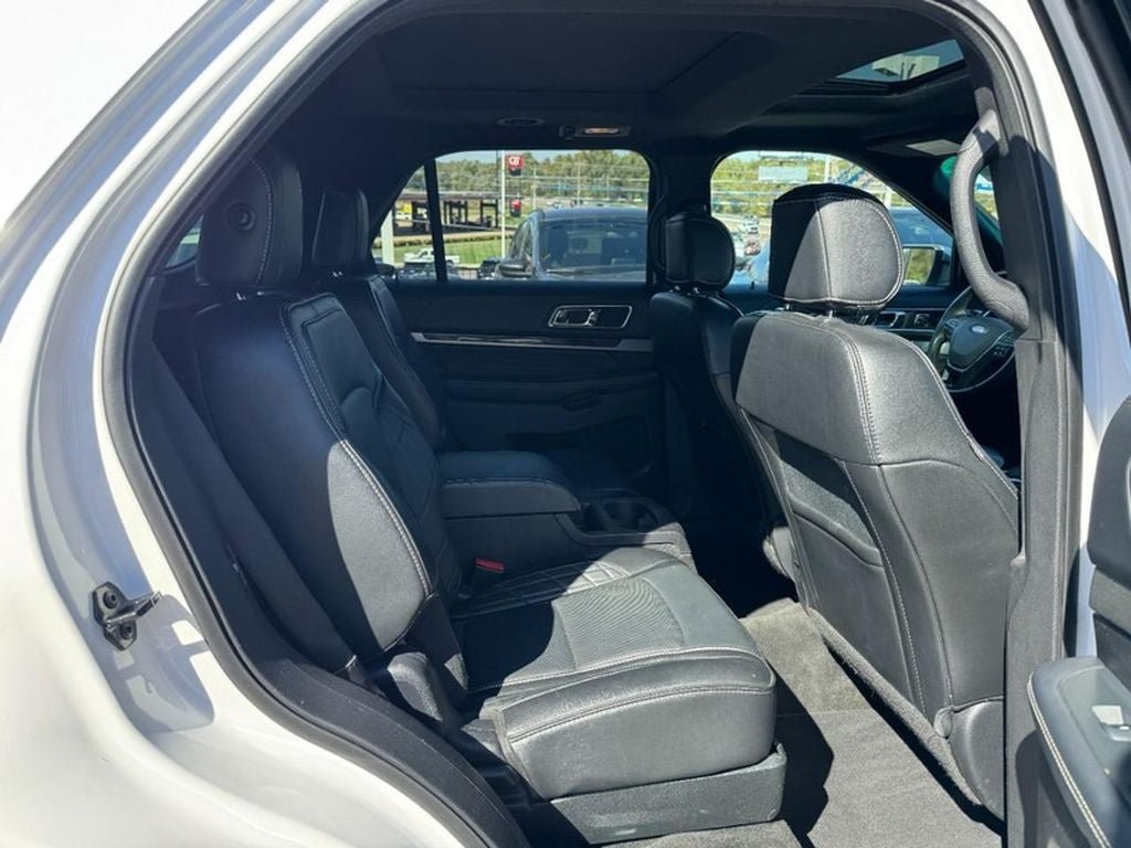 Used 2017 Ford Explorer Platinum AWD/4WD image 10