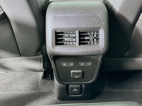 Used 2020 Chevrolet Equinox Premier image 25