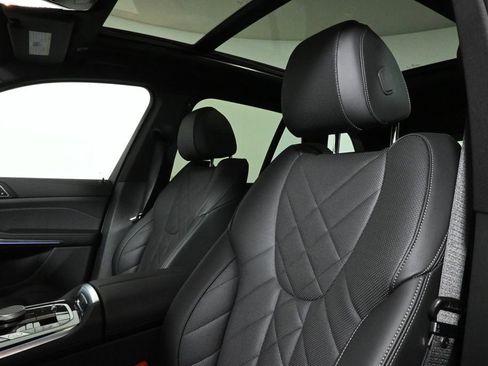 Used 2025 BMW X5 xDrive50e w/ M Sport Package image 16