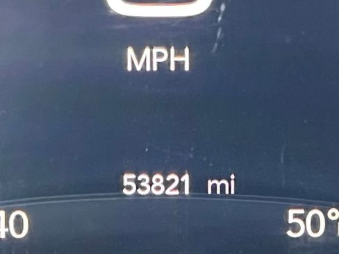 Used 2024 Chrysler Pacifica Touring-L image 6