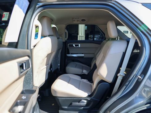 Certified 2023 Ford Explorer XLT w/ Equipment Group 202A AWD/4WD image 17