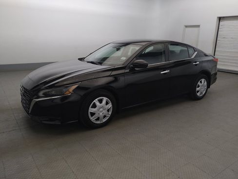 Used 2023 Nissan Altima 2.5 S FWD image 2