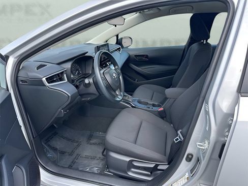 Used 2024 Toyota Corolla LE FWD image 9