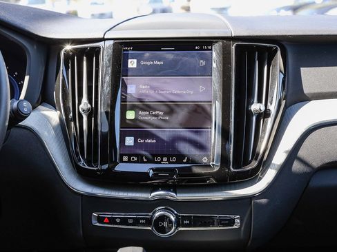 Used 2025 Volvo XC60 B5 Plus image 14