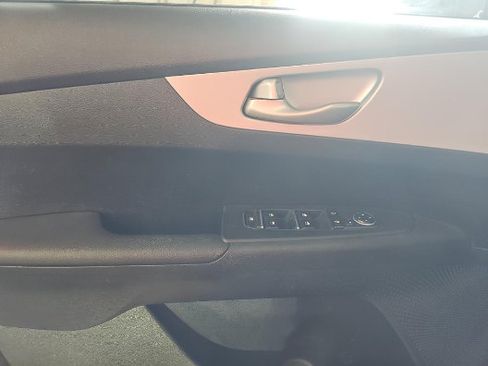 Used 2024 Kia Forte LXS w/ LXS Technology Package FWD image 15