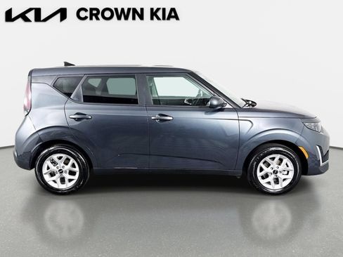 Certified 2025 Kia Soul LX w/ LX Technology Package FWD image 4