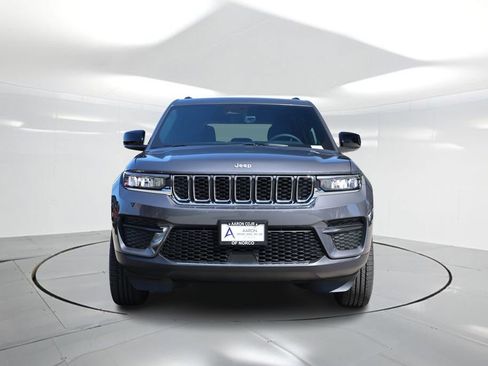 New 2025 Jeep Grand Cherokee Laredo w/ MOPAR Finishing Package image 4