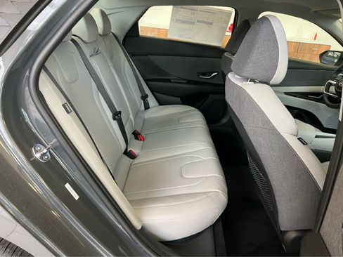 New 2026 Hyundai Elantra Limited FWD image 26