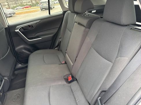 Used 2022 Toyota RAV4 LE image 24