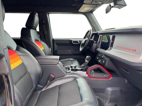 Used 2025 Ford Bronco Big Bend w/ Black Diamond Package AWD/4WD image 17
