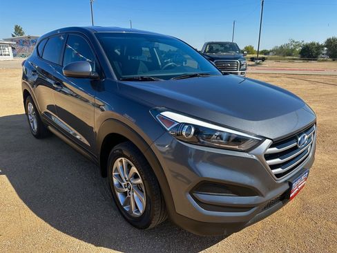 Used 2018 Hyundai Tucson SE w/ Cargo Package image 3