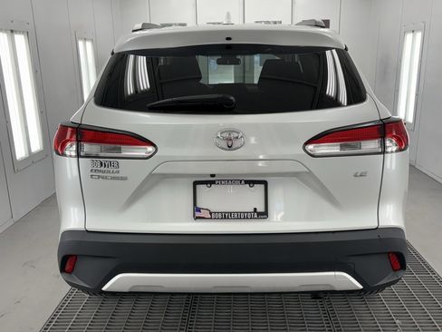 Used 2022 Toyota Corolla Cross LE image 6