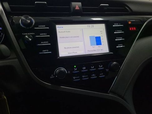 Used 2018 Toyota Camry LE FWD image 28
