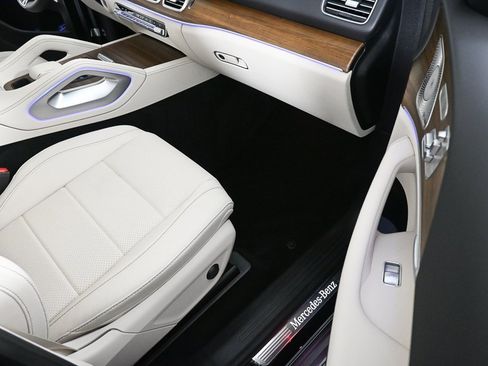 Certified 2025 Mercedes-Benz GLE 450e 4MATIC image 24