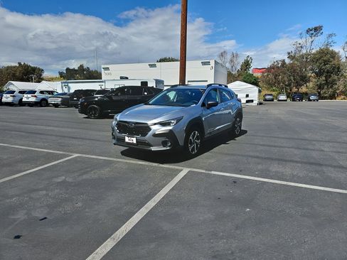 Certified 2024 Subaru Crosstrek 2.0i Premium w/ Crosstrek Mirror Package image 3