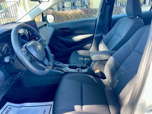Used 2025 Toyota Corolla LE image 10