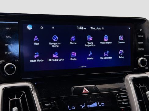 Used 2023 Kia Sorento EX w/ Panoramic Sunroof Package FWD image 9