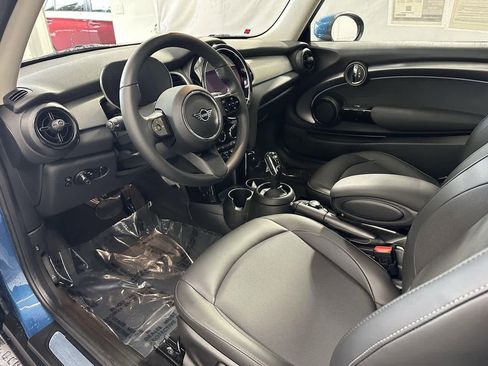Certified 2023 MINI Cooper 2-Door Hardtop image 9