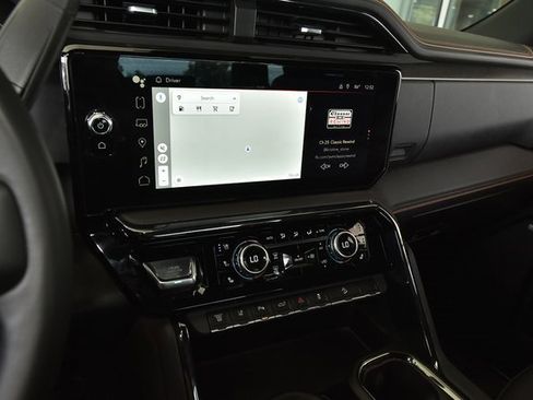 Used 2024 GMC Sierra 2500 AT4 image 42