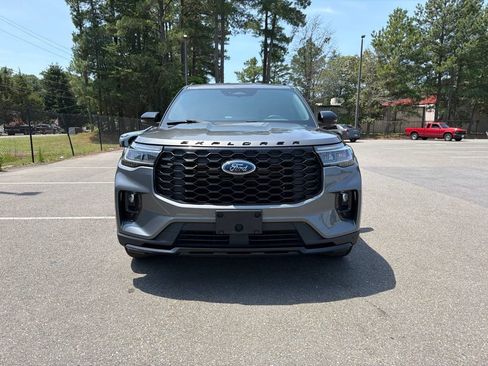 Used 2025 Ford Explorer ST-Line AWD/4WD image 3