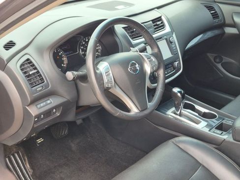 Used 2016 Nissan Altima 2.5 SL w/ 2.5 Technology Package FWD image 9