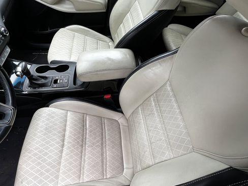 Used 2018 Kia Sorento SX image 16