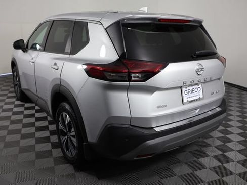 Used 2022 Nissan Rogue SV AWD/4WD image 6