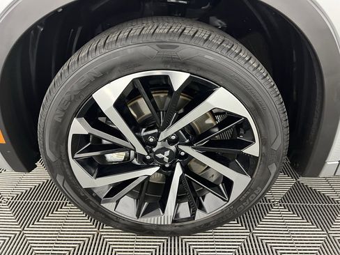 Used 2024 Mitsubishi Outlander SEL image 12