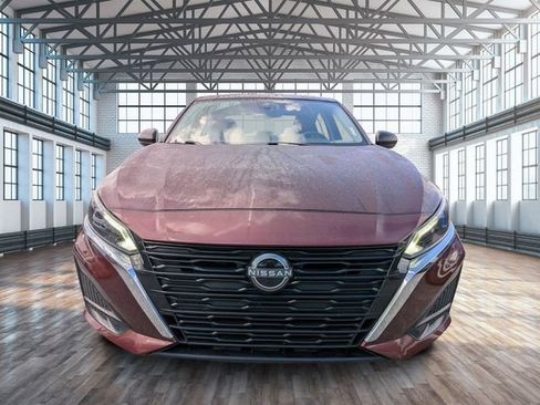 Used 2025 Nissan Altima 2.5 SV image 9