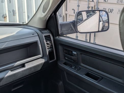Used 2016 RAM 3500 Tradesman w/ Chrome Appearance Group RWD image 16