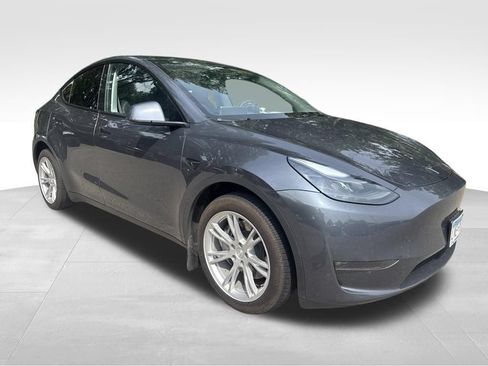 Used 2024 Tesla Model Y Long Range AWD/4WD image 6