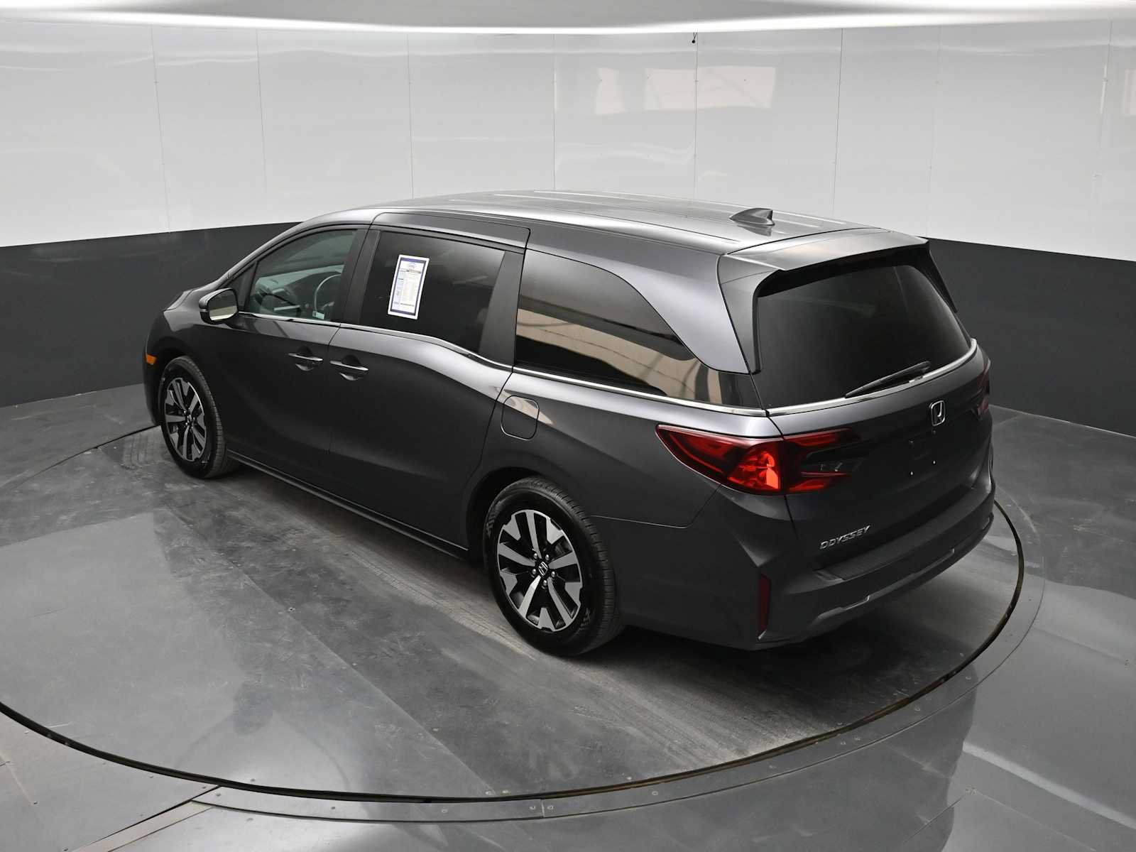 Used 2025 Honda Odyssey EX-L image 30