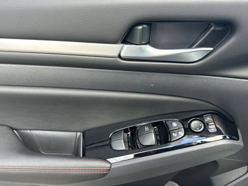 Certified 2025 Nissan Altima 2.5 SR FWD image 12