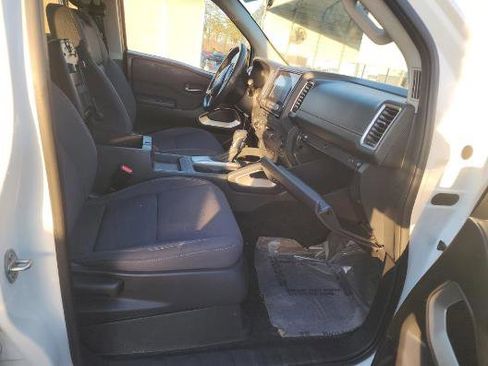 Used 2024 Nissan Frontier SV w/ Technology Package image 5