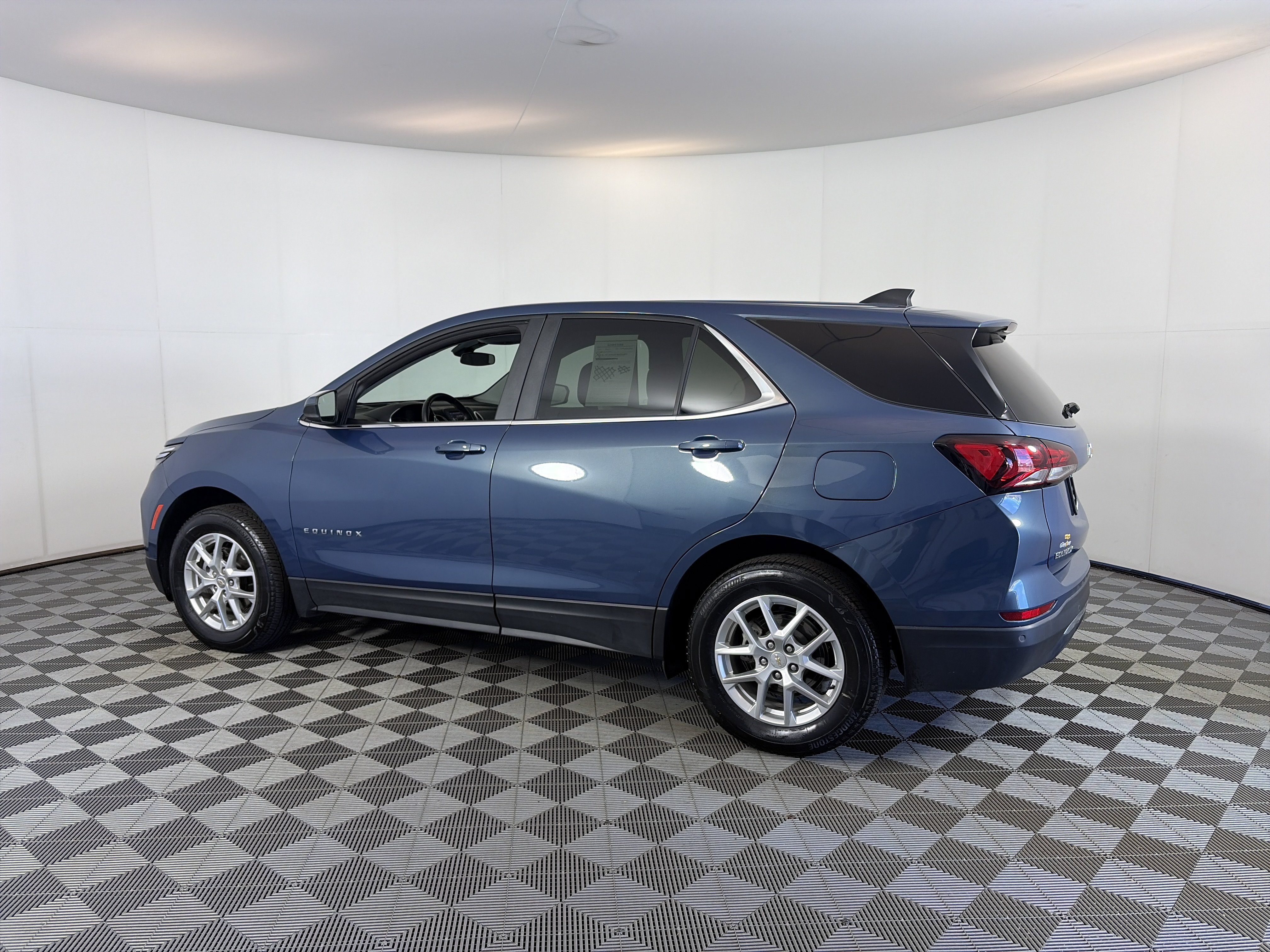 Used 2024 Chevrolet Equinox LT w/ LPO, Floor Liner Package AWD/4WD image 8