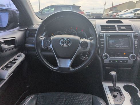 Used 2014 Toyota Camry SE image 14
