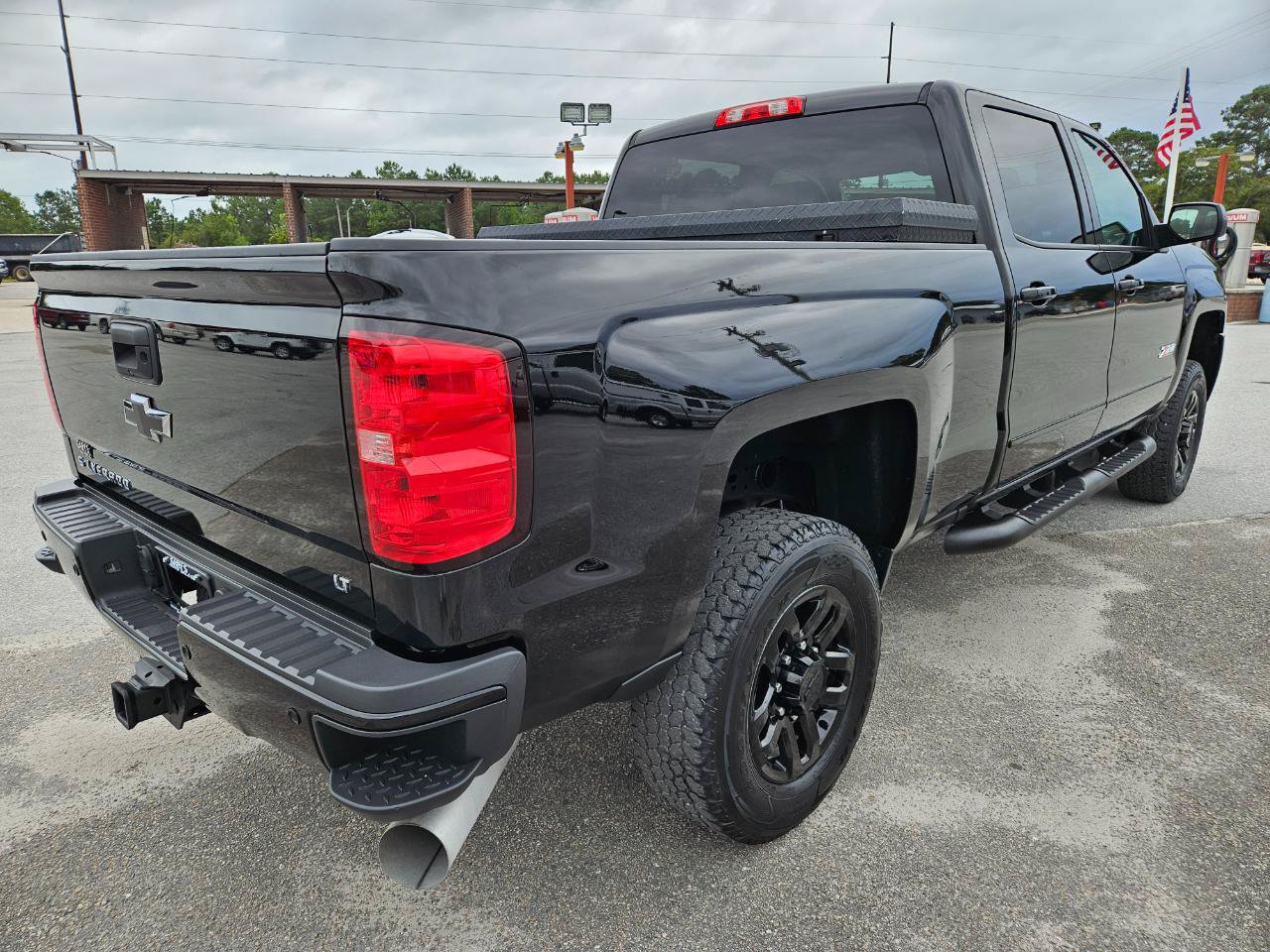 Used 2016 Chevrolet Silverado 2500 LT w/ Midnight Edition AWD/4WD image 6