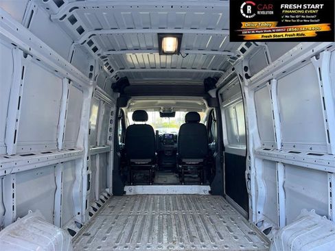 Used 2024 RAM ProMaster 2500 w/ Convenience Group image 9