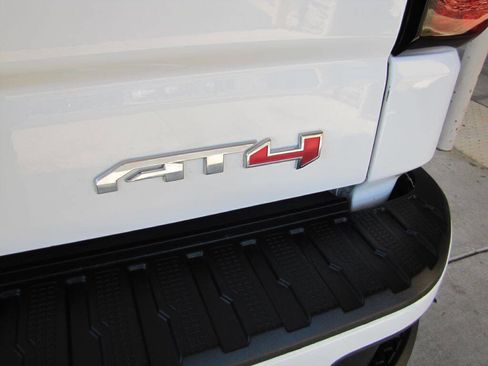 Used 2023 GMC Sierra 1500 AT4 w/ Technology Package image 32