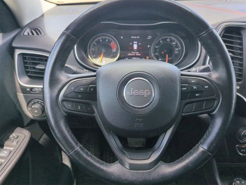 Used 2019 Jeep Cherokee Trailhawk w/ Cold Weather Group image 22