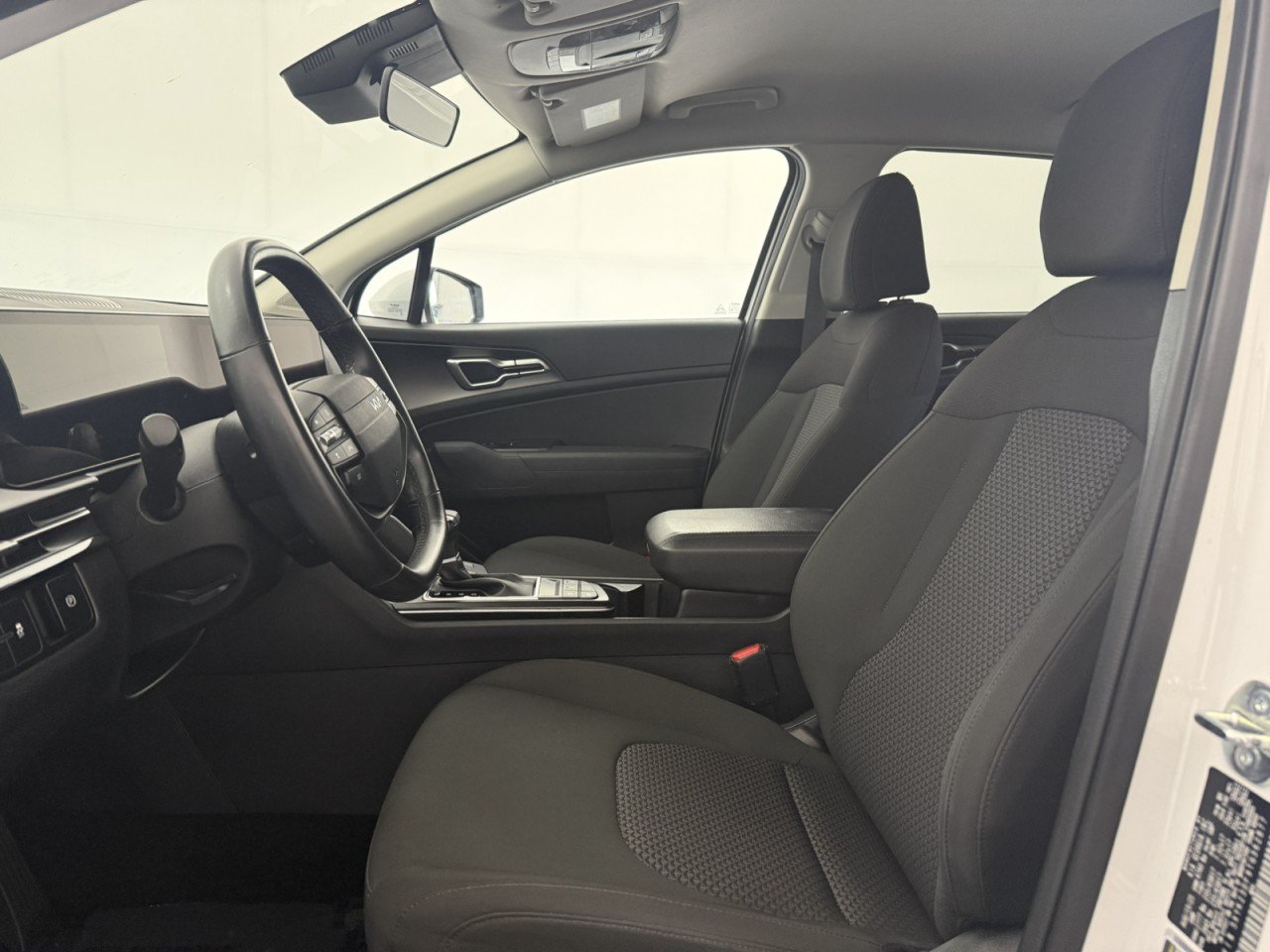 Used 2026 Kia Sportage LX FWD image 14
