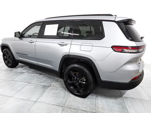 Used 2023 Jeep Grand Cherokee L Laredo AWD/4WD image 5