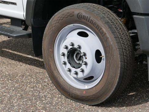 Used 2024 Ford F550 4x4 SuperCab Super Duty image 4