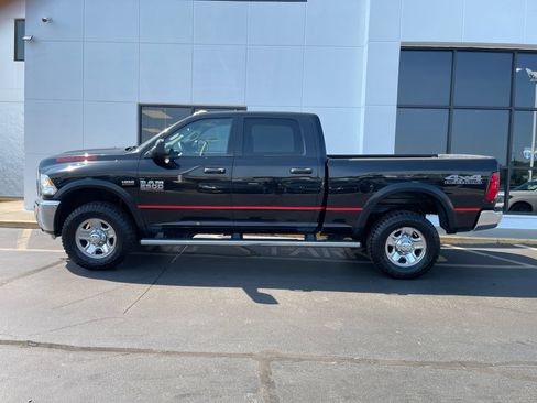 Used 2018 RAM 2500 Tradesman w/ Chrome Appearance Group AWD/4WD image 6