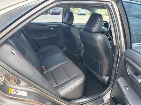 Used 2016 Toyota Camry SE FWD image 19