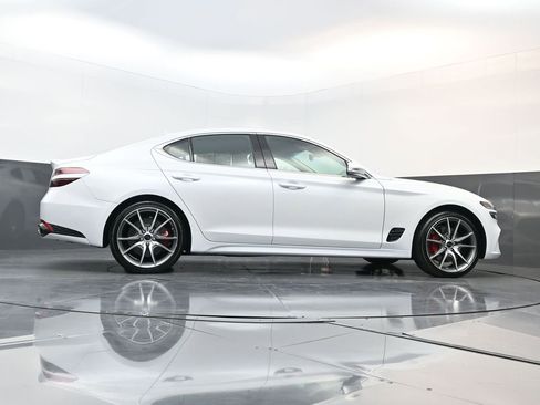 Used 2025 Genesis G70 2.5T image 21